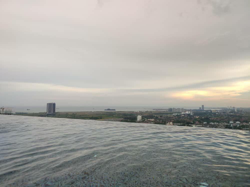 The Quartz 3 Bedroom Apartment With Fully Furnish And Fully Aircond, Infinity Pool, Corner Lot With Seaview And City View Centre Of Malacca City Tranquerah Εξωτερικό φωτογραφία